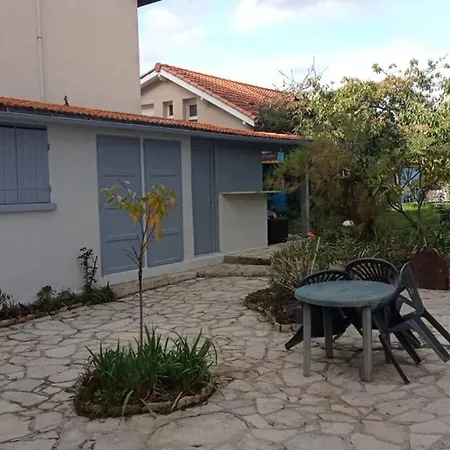 Апартаменты Independant, 1 Lit Deux Personnes Et 1 Appoint Piscine Jardin Direct Gare Aeroport Et Jardin *