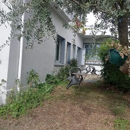 Appartement Indépendant, Deux Personnes, Clair Et Sympa *